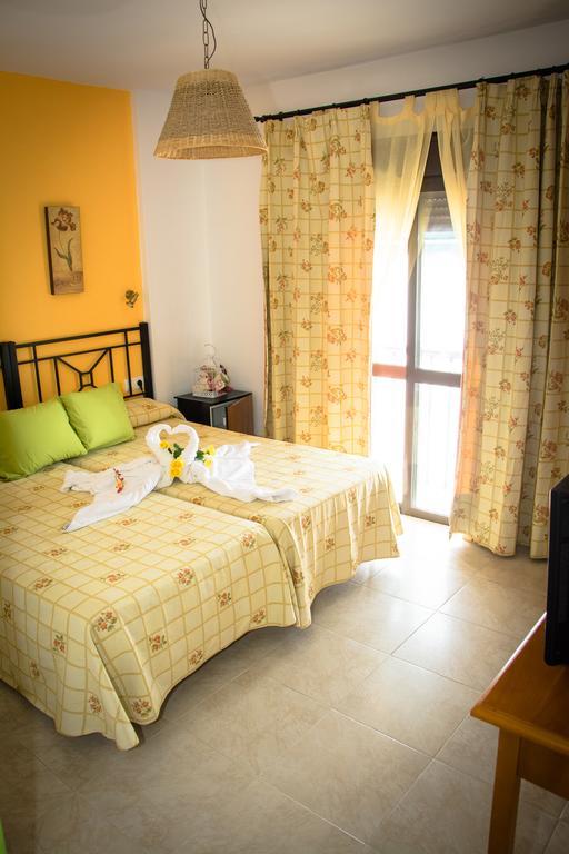 Hostal Malia Conil De La Frontera Eksteriør billede