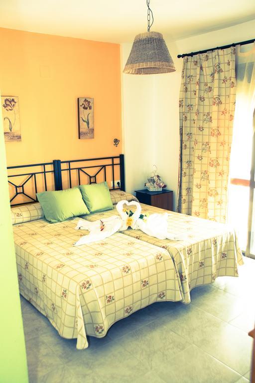 Hostal Malia Conil De La Frontera Eksteriør billede